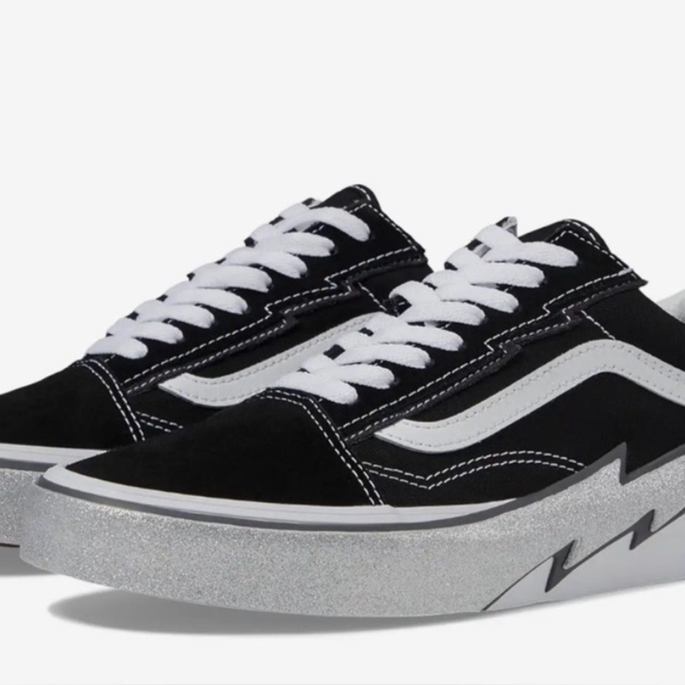 VANS OLD SKOOL 'BOLT BLACK/SILVER GLITTER UNISEX SIDEWALL BLACK' UNISEX MSRP $90